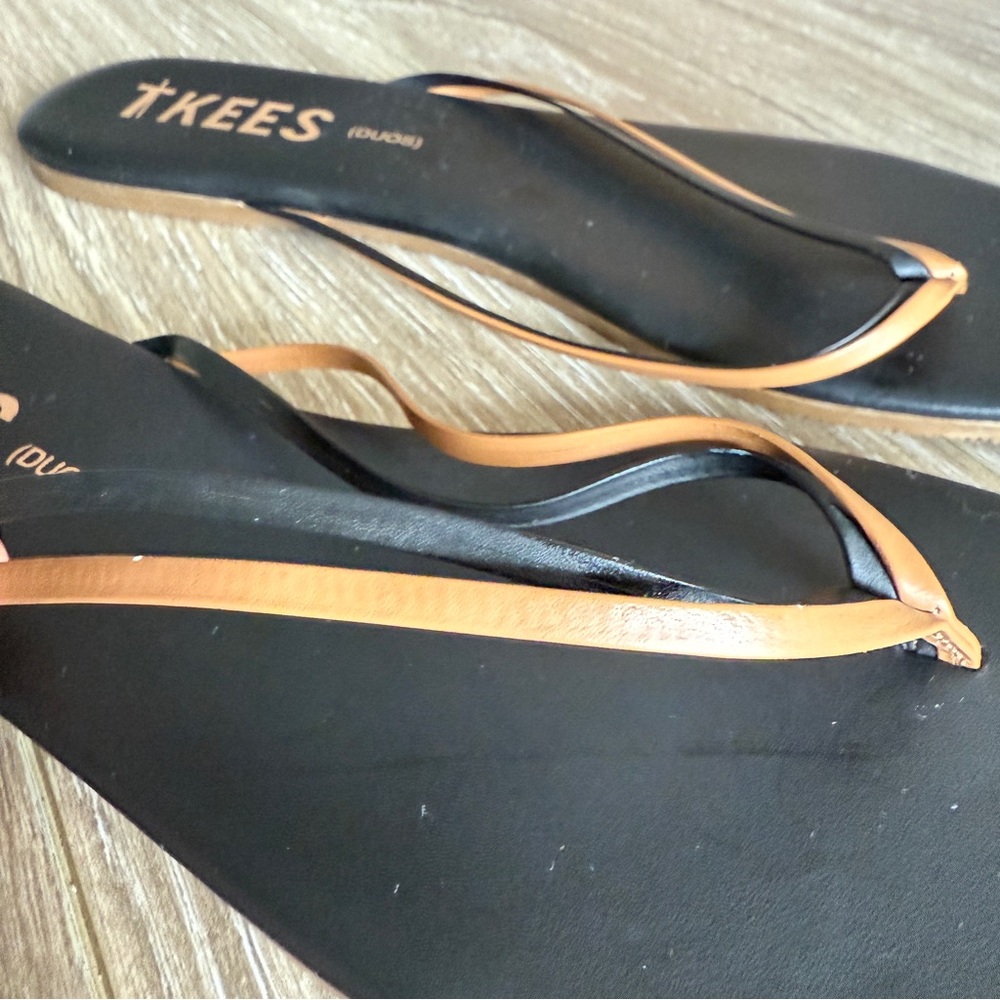 TKEES Duo Black Leather Thong Sandals size 8 nwot - Picture 3 of 5